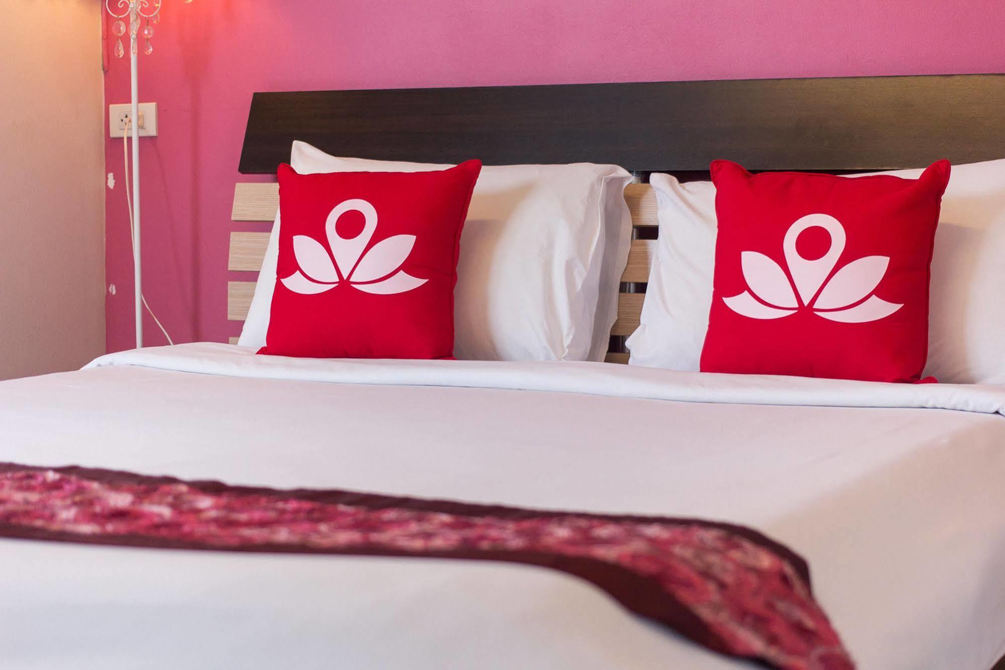 Zen Rooms Damrongrak Road Bangkok Kültér fotó