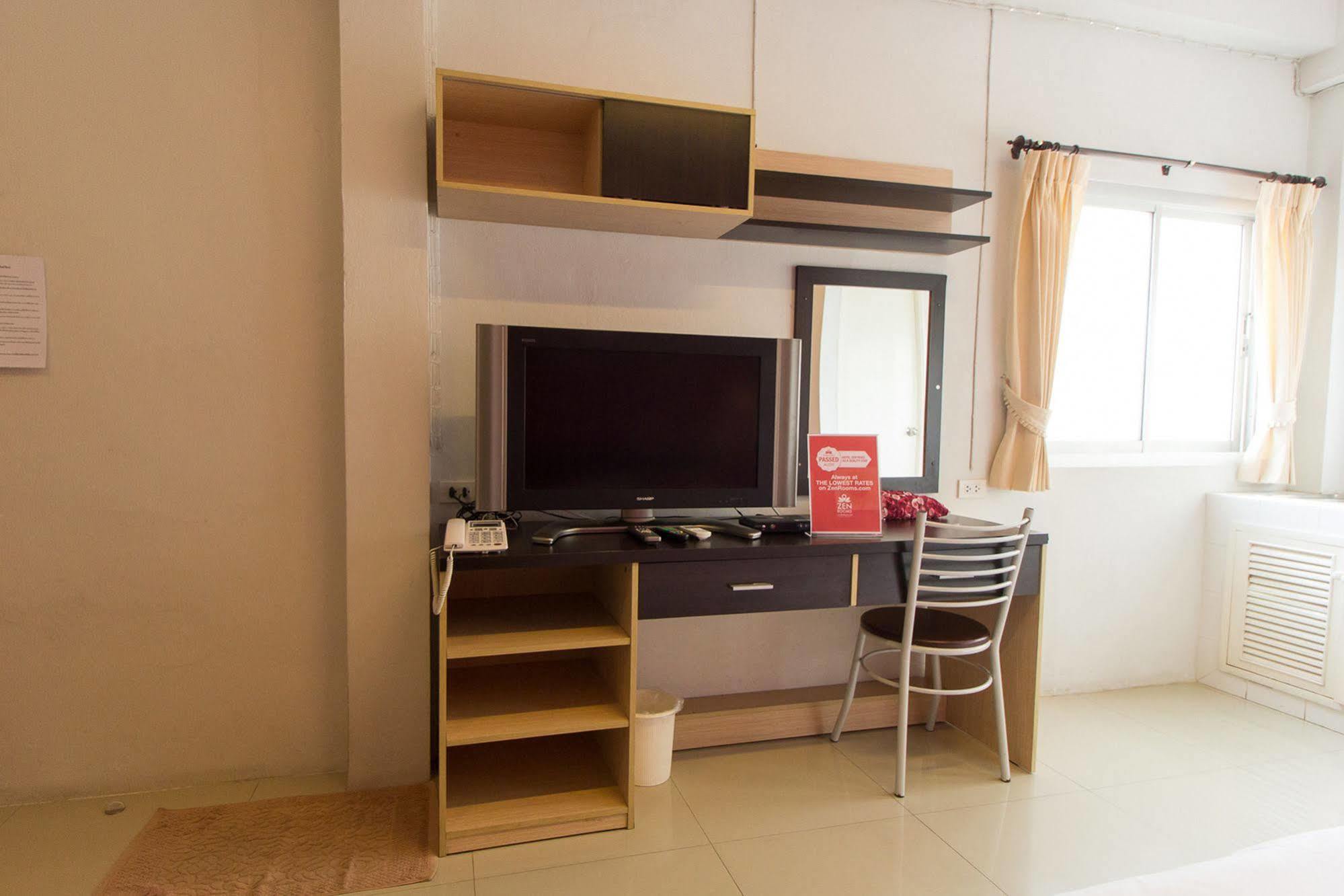 Zen Rooms Damrongrak Road Bangkok Kültér fotó