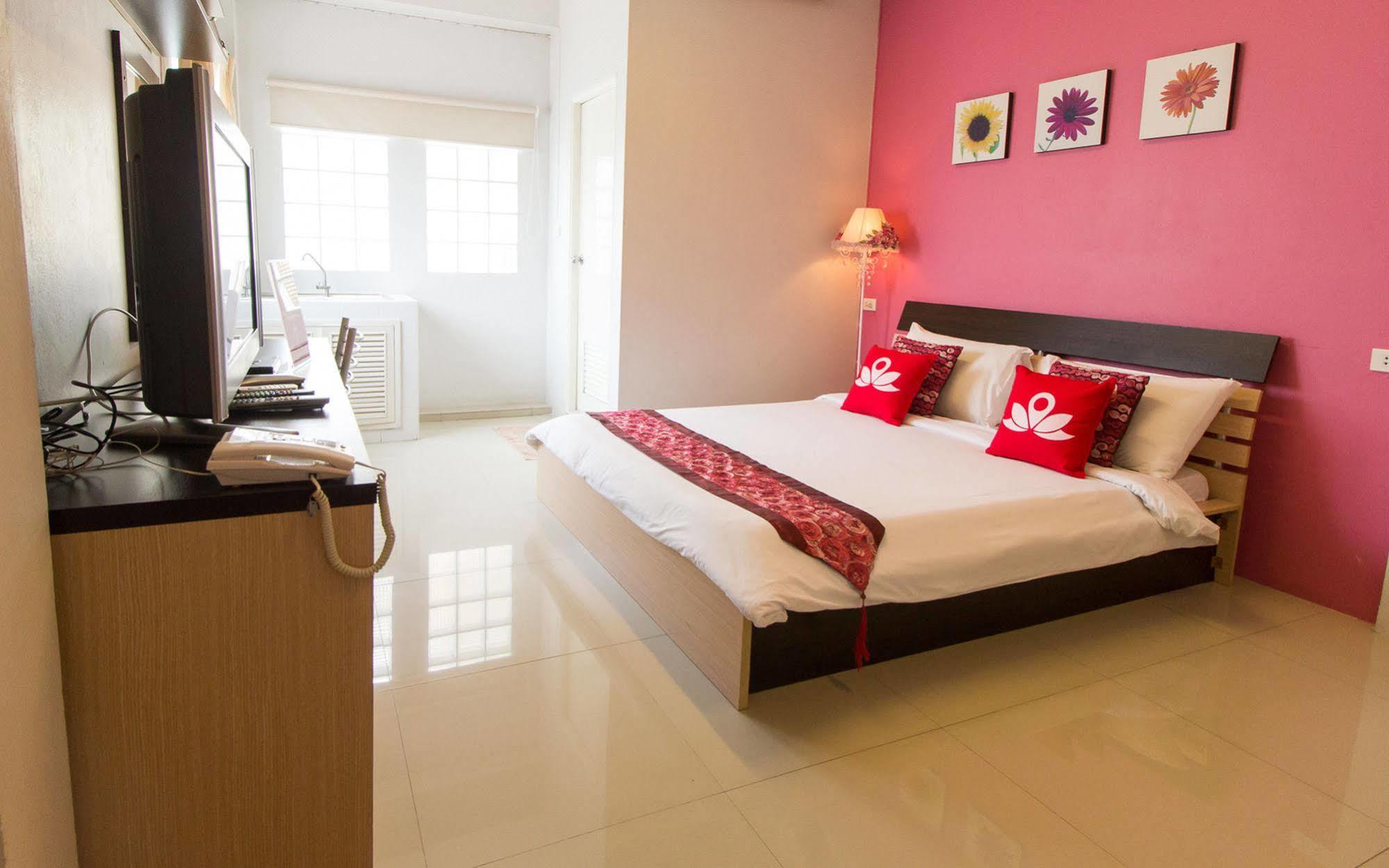 Zen Rooms Damrongrak Road Bangkok Kültér fotó